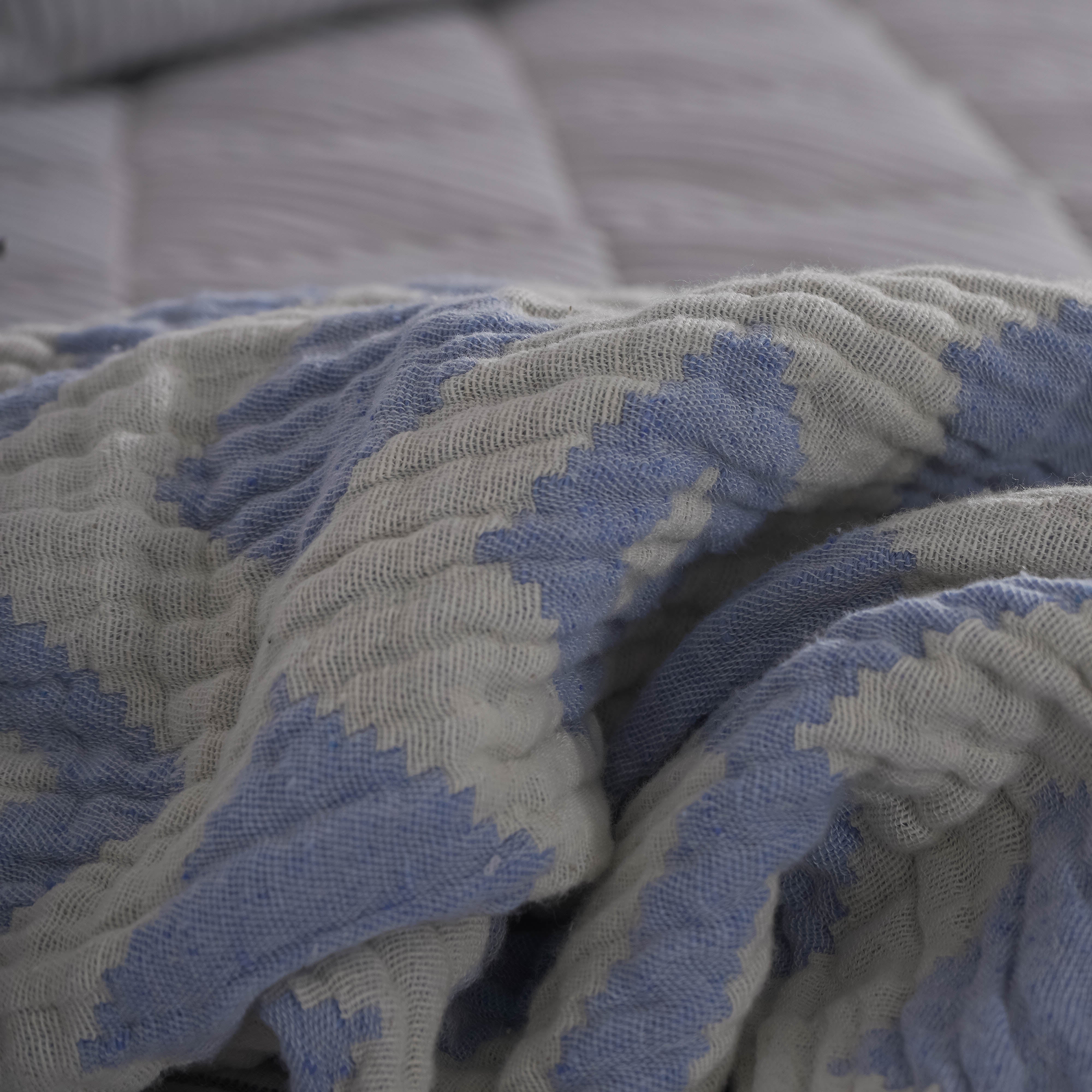 Manta decorativa Alameda azul claro