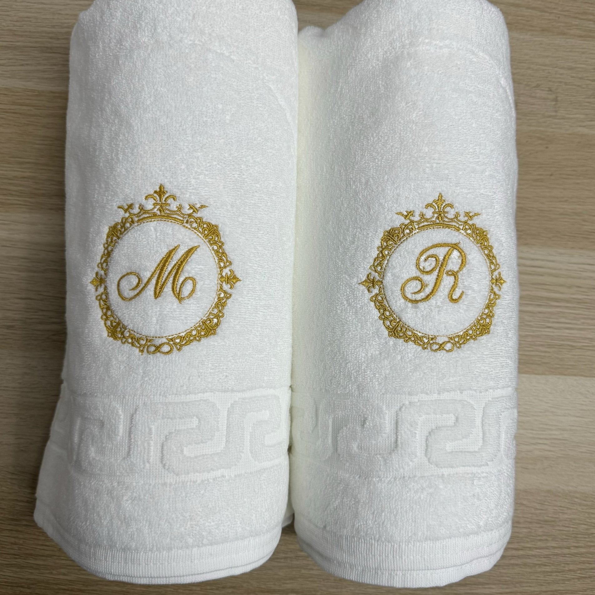 Toalla blanca personalizada con monograma