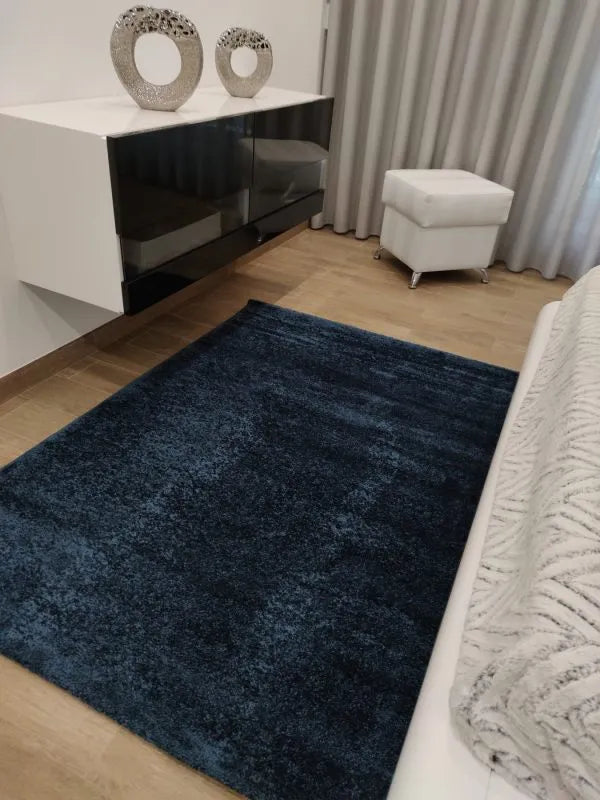 Tapete Liso Pelo Baixo Azul Escuro - Monaco
