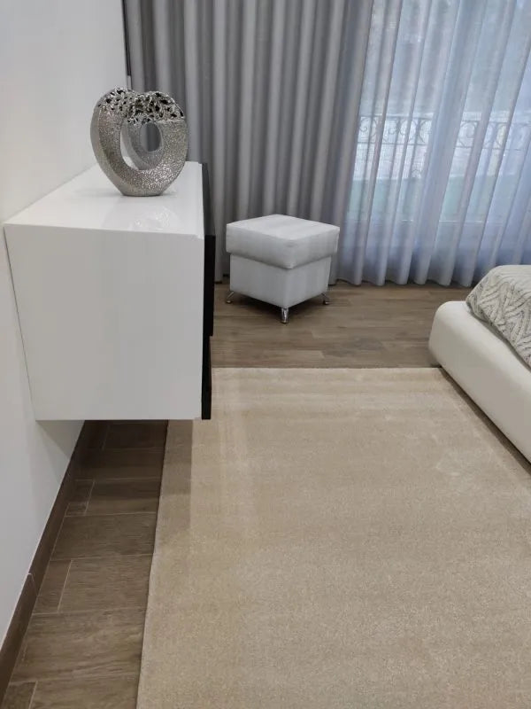 Alfombra de pelo corto beige lisa - Monaco