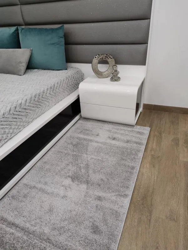 Alfombra lisa de pelo corto gris claro - Monaco