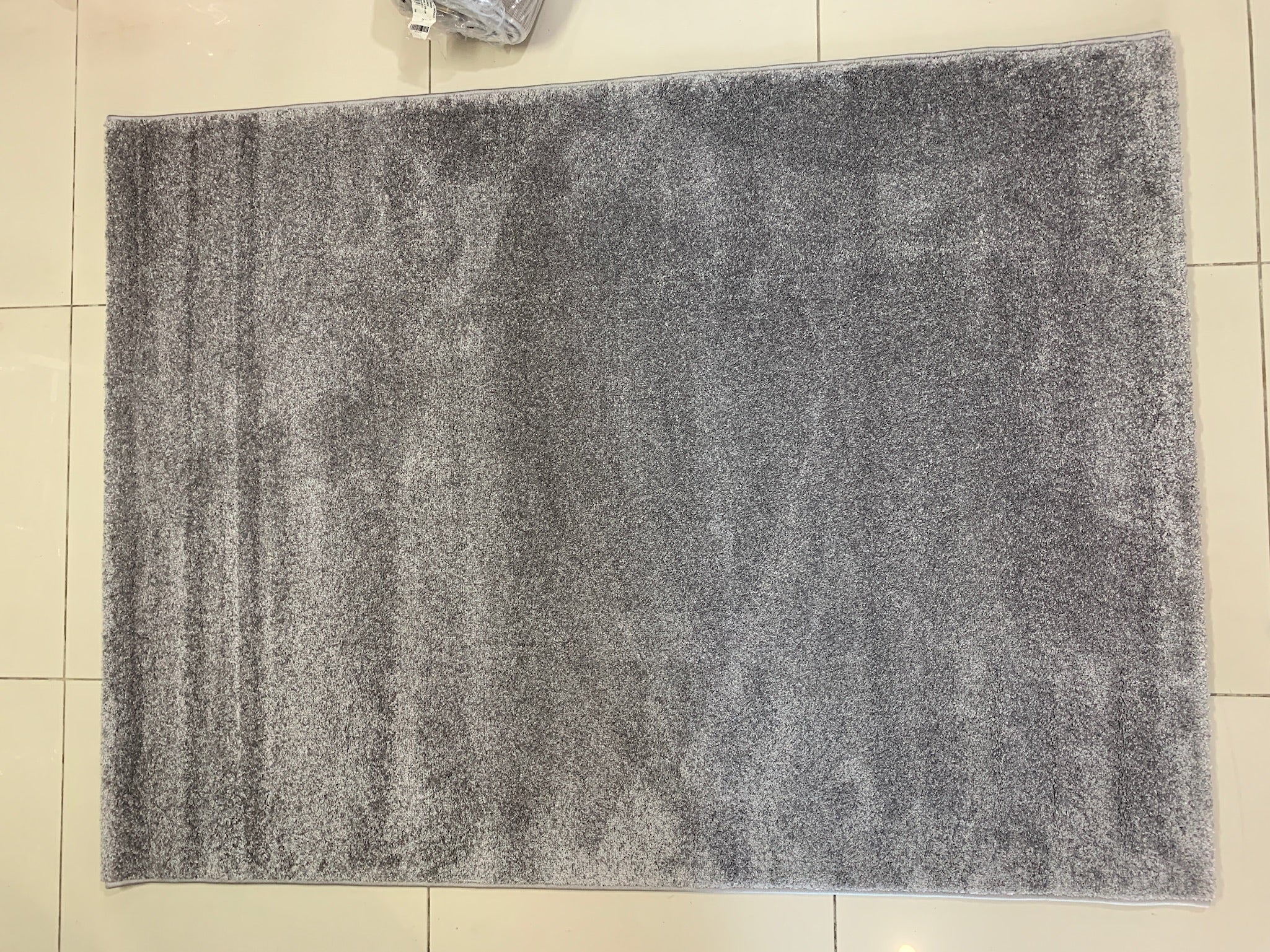 Alfombra lisa de pelo corto gris claro - Monaco