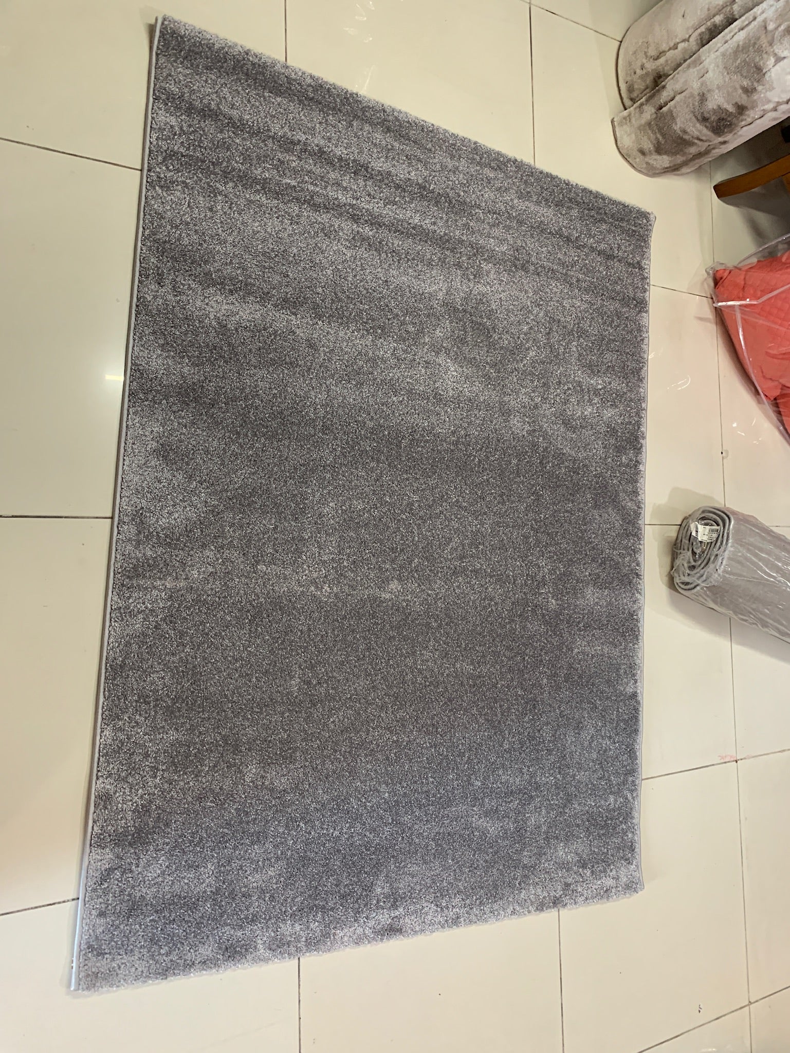 Alfombra lisa de pelo corto gris oscuro - Monaco