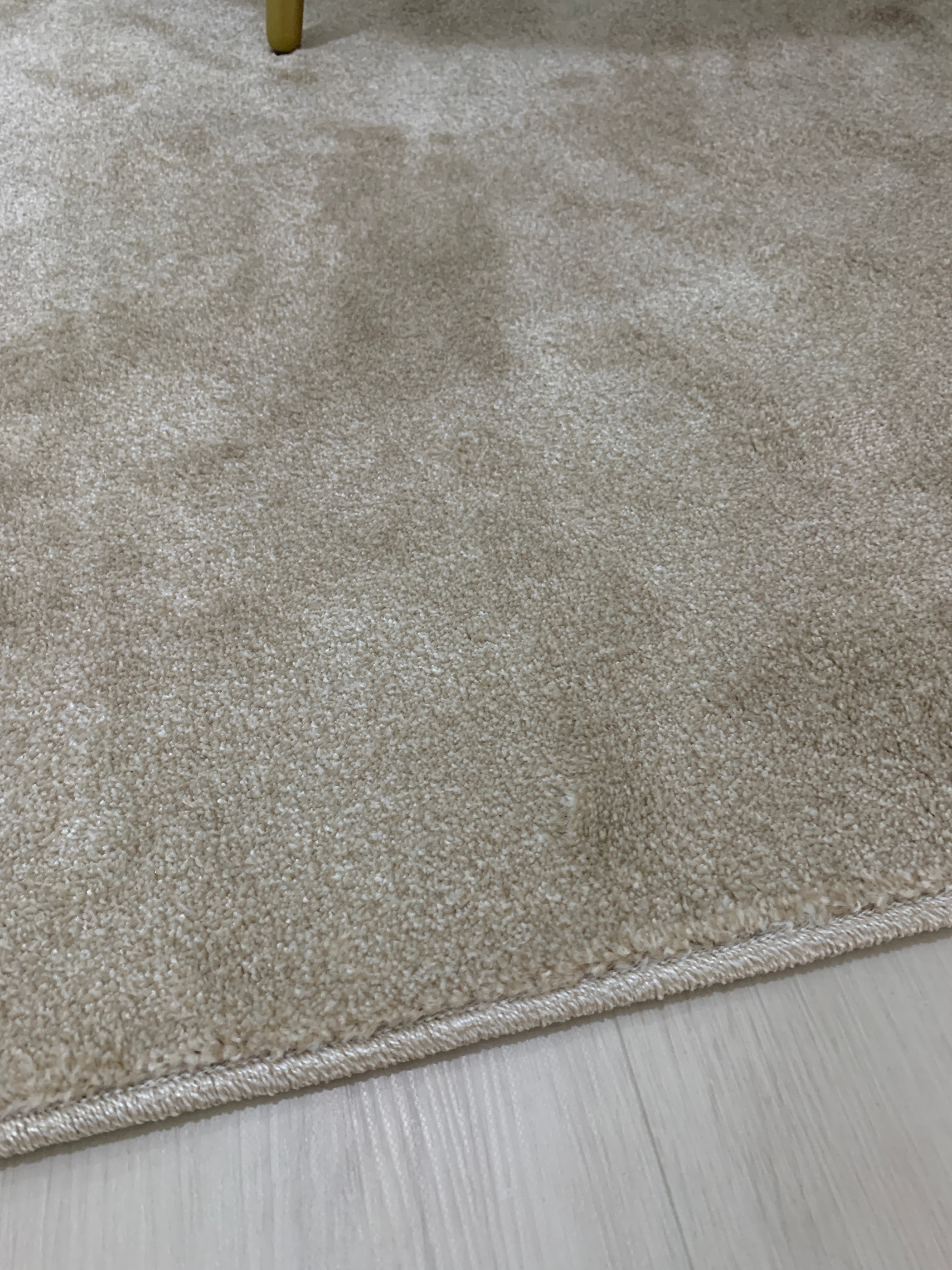 Alfombra de pelo corto beige lisa - Verona