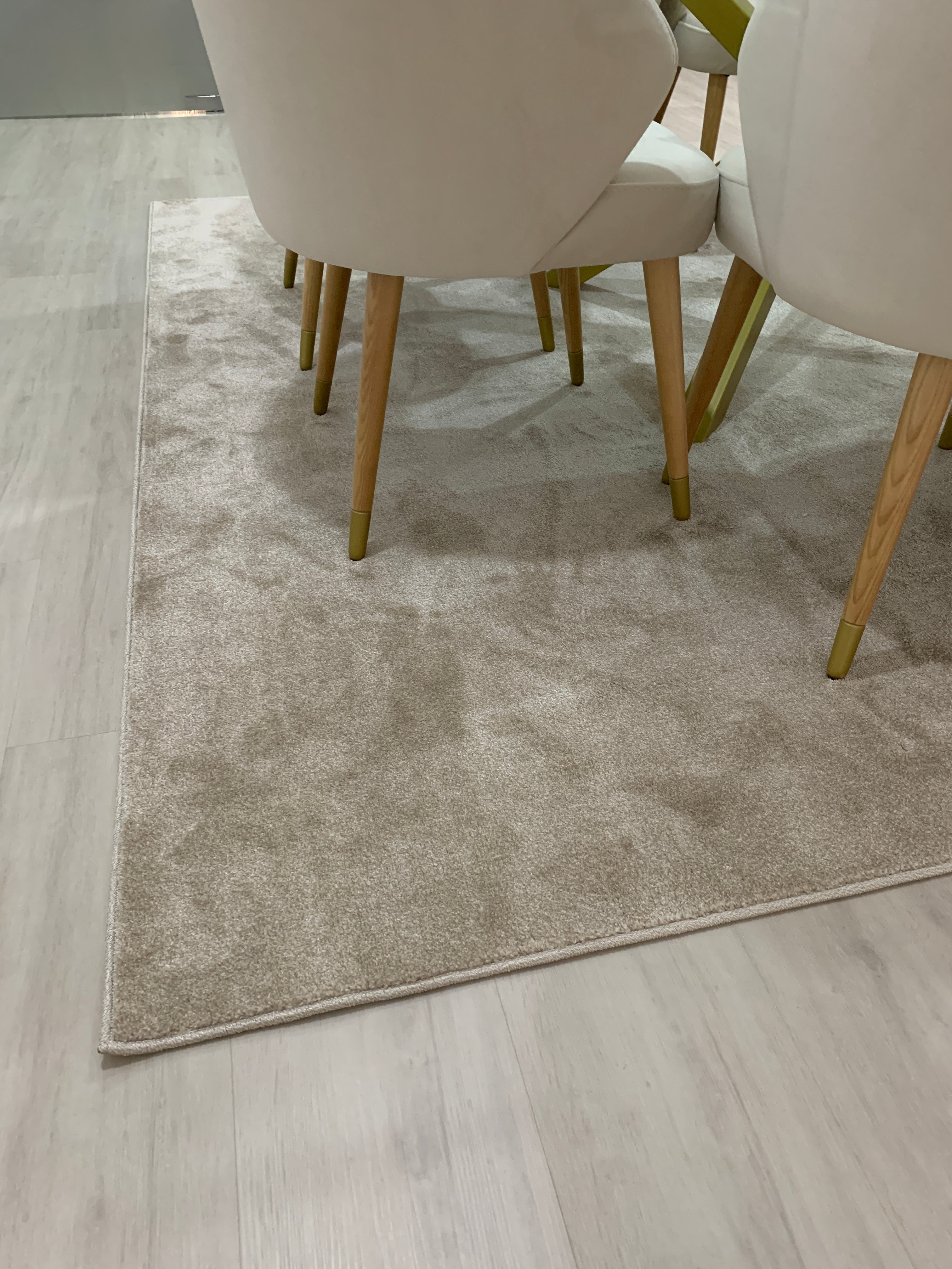 Alfombra de pelo corto beige lisa - Verona