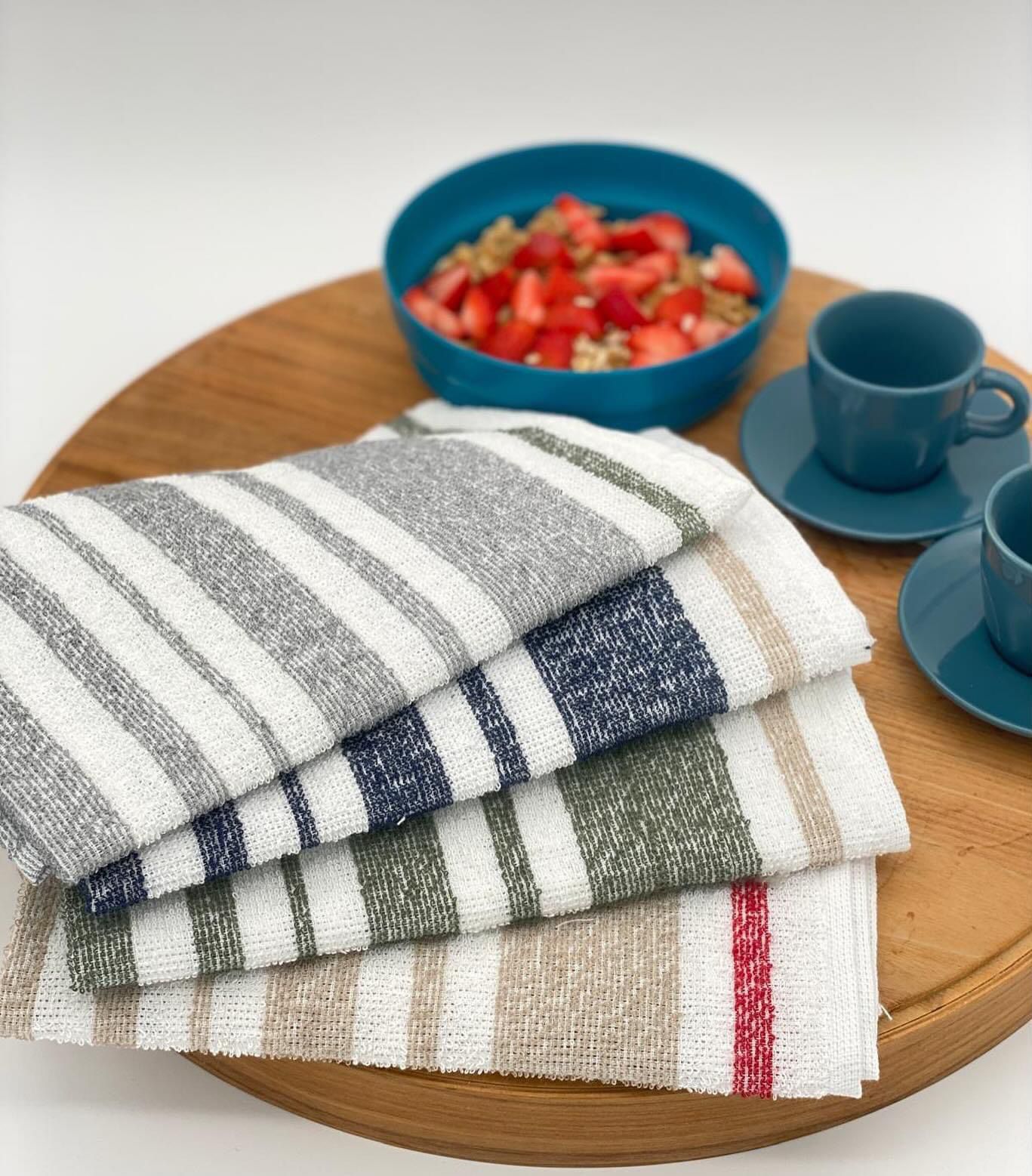 Toallas de cocina en tonos neutros 