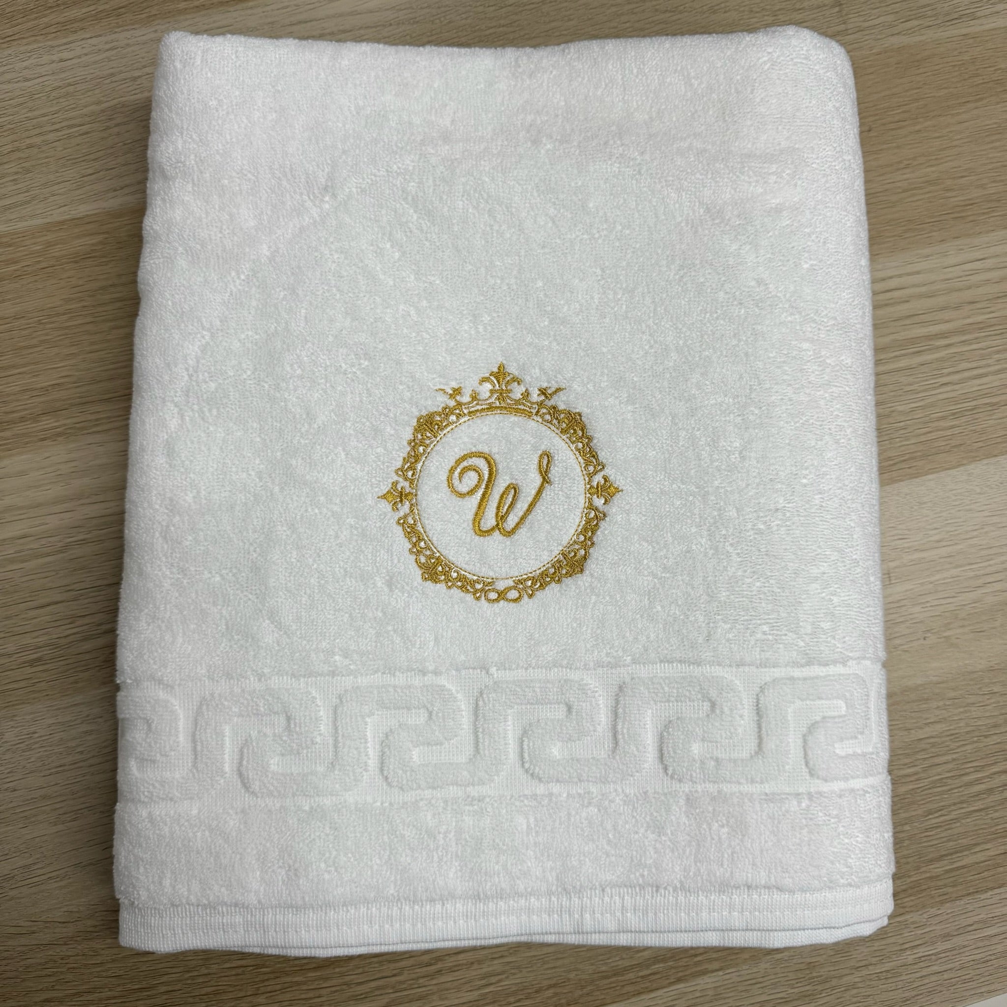 Toalla blanca personalizada con monograma 