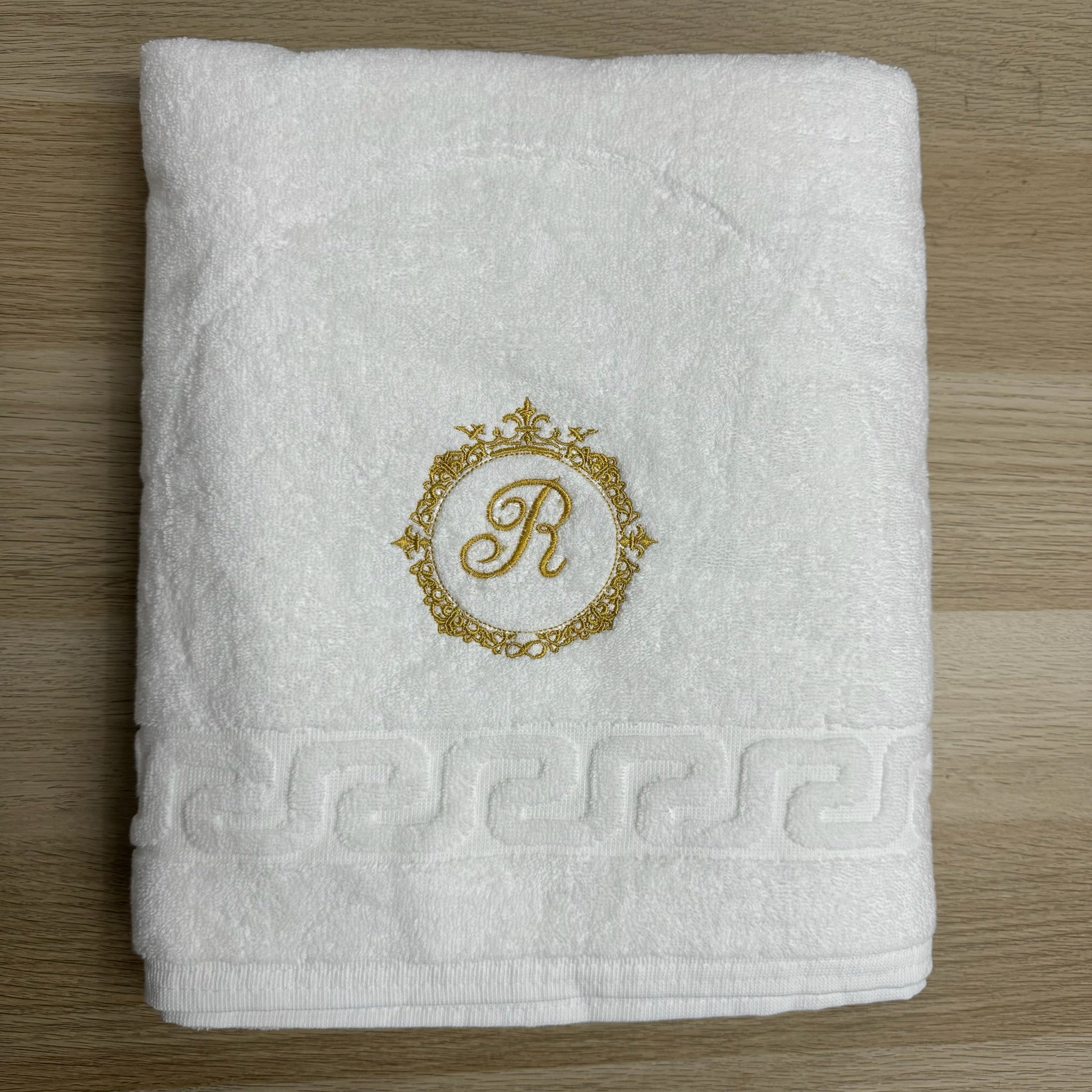 Toalla blanca personalizada con monograma 