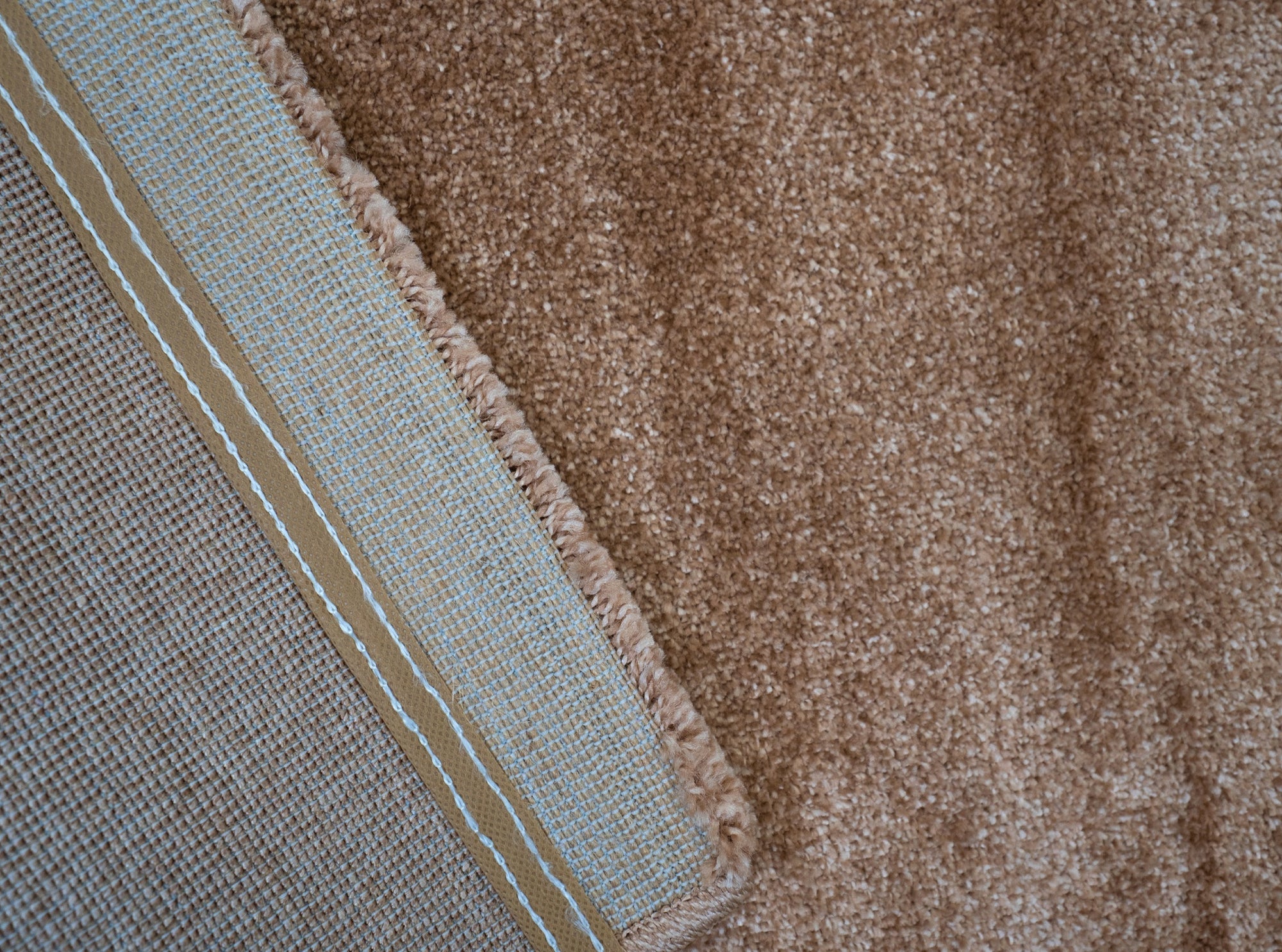 Tapete Liso Pelo Baixo Camel - Verona