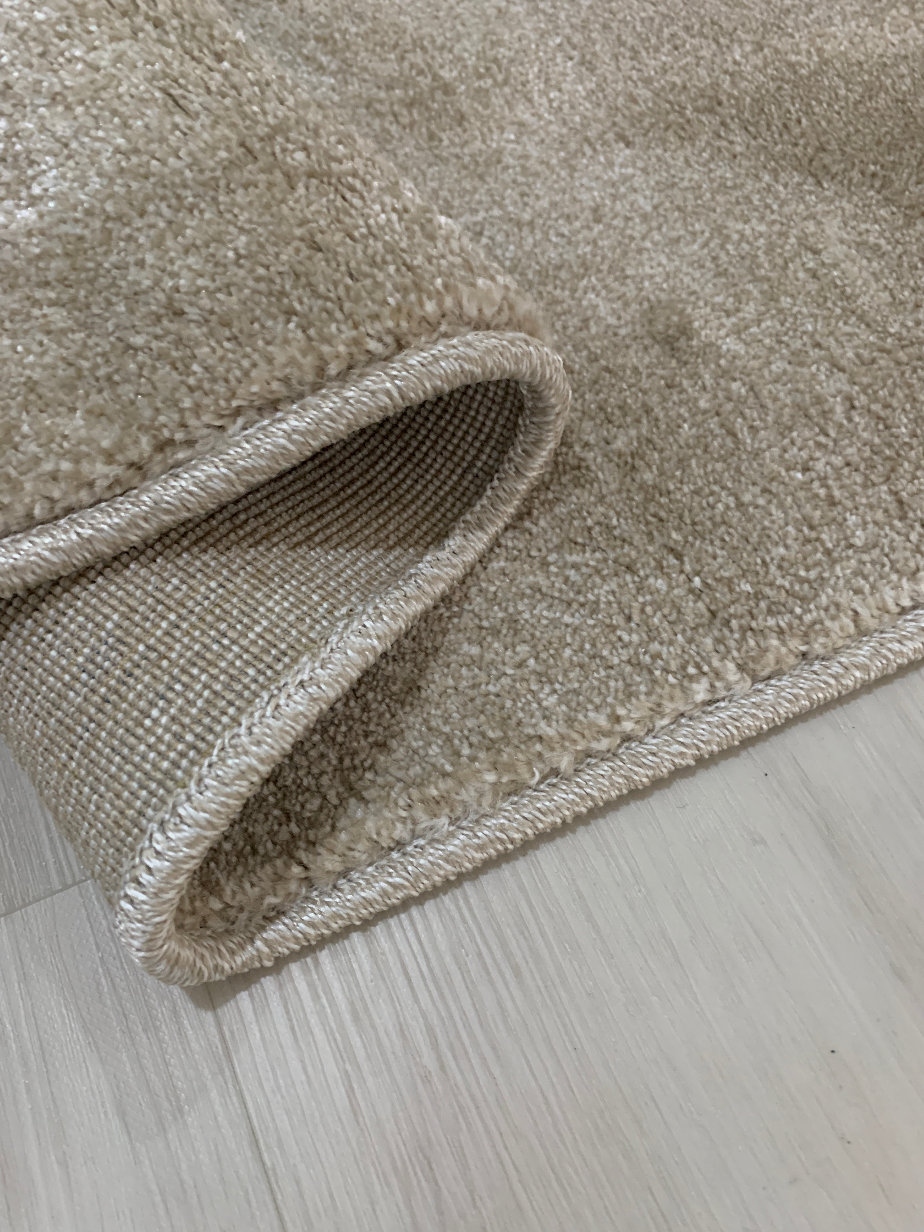 Alfombra de pelo corto beige lisa - Verona 